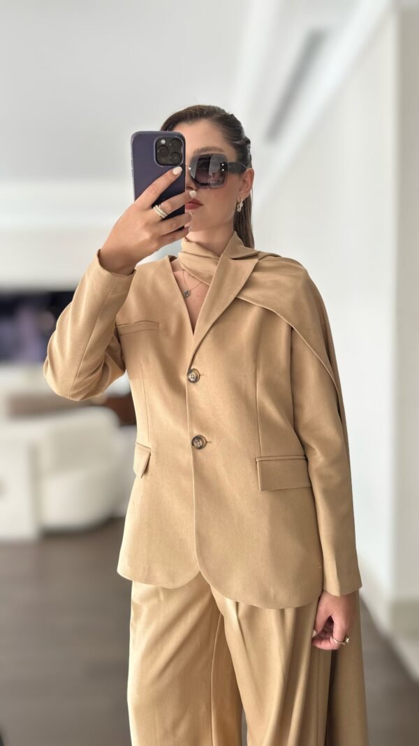 Şal Detaylı Blazer Takım - Camel