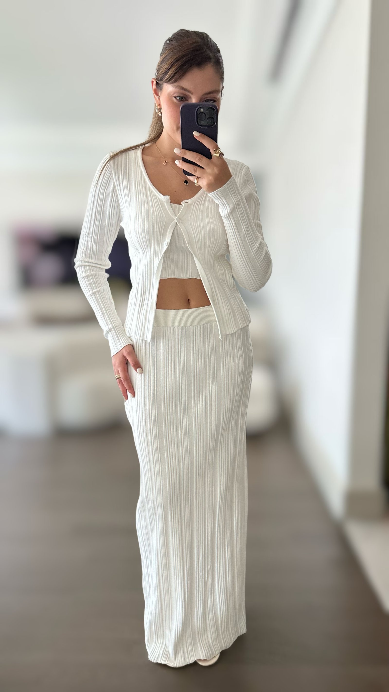 Facetune_23-09-2026-23-00-50