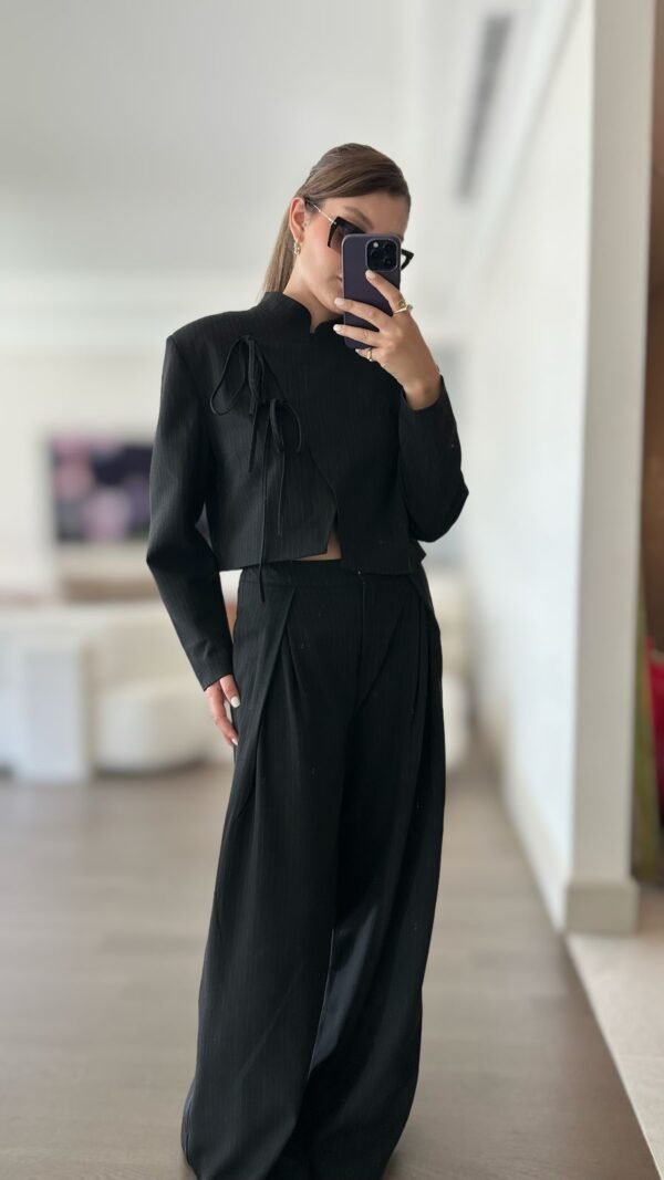 Çizgili Kısa Blazer Takım - Siyah