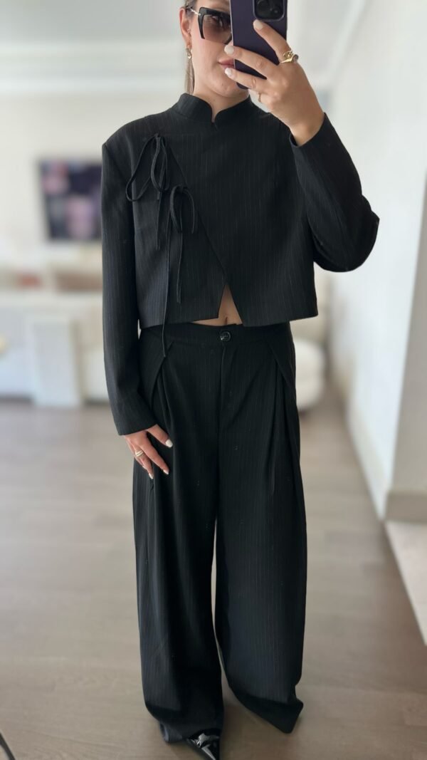 Çizgili Kısa Blazer Takım - Siyah